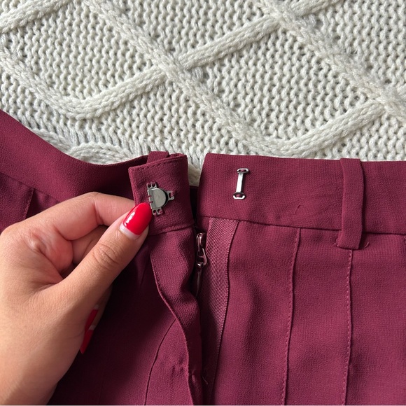 BCBGMaxAzria Burgundy Pleated Skirt - Picture 4 of 8